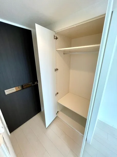 RESIDIA Nihonbashi Bakurocho II - Interior - ["Wood", "Flooring", "Floor"]