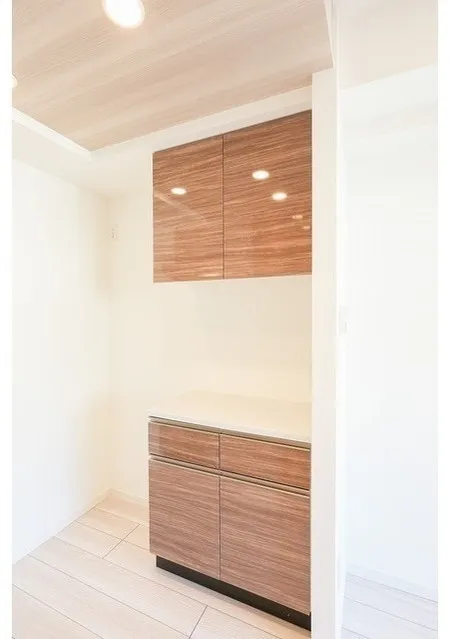 Comforia Liv Bunkyo Gokokuji - Interior - ["Wood", "Flooring", "Floor"]