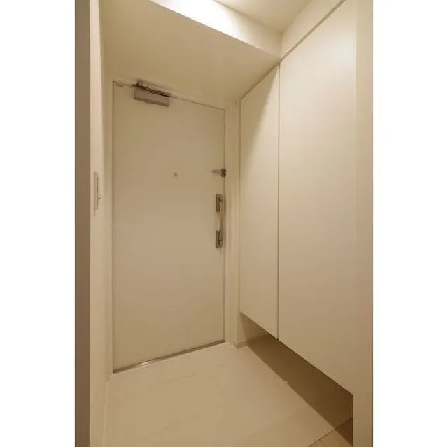 Comforia Morishita Riverside - Interior - ["Door", "Fixture", "Automotive exterior"]