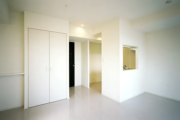 Residia Tsukishima II - Interior - ["Flooring", "Floor", "Wall"]