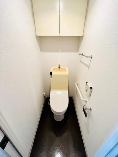 Brillia Ist Sangenjaya Blossom Terrace - Interior - ["Plumbing fixture", "Bathroom sink", "Toilet"]