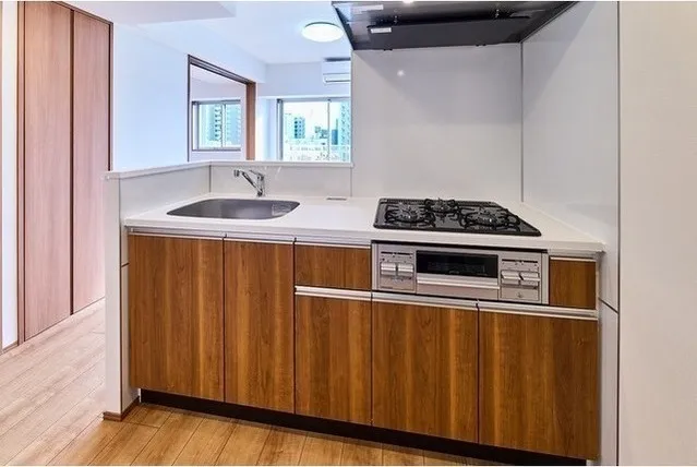 Gran Casa Oku - Interior - ["Wood", "Major appliance", "Kitchen"]