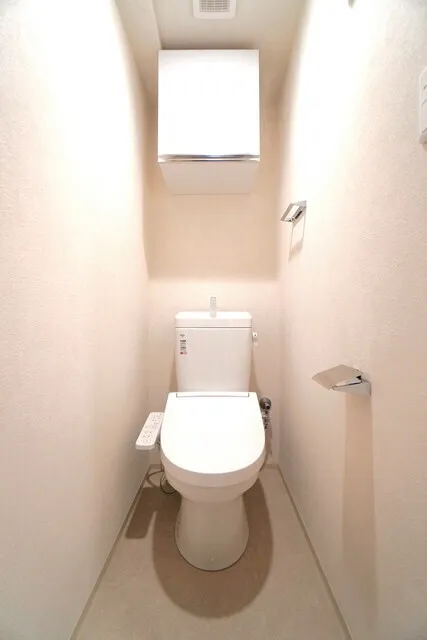 CREATIF Bunkyo Sendagi - Interior - ["Toilet seat", "Toilet", "Plumbing fixture"]