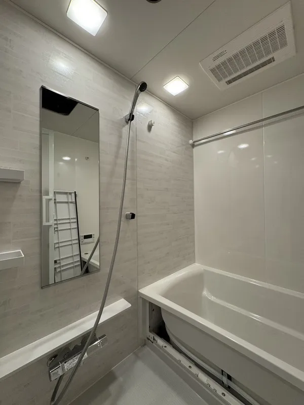 Lumiec Kinshicho - Interior - ["Flooring", "Floor", "Plumbing fixture"]