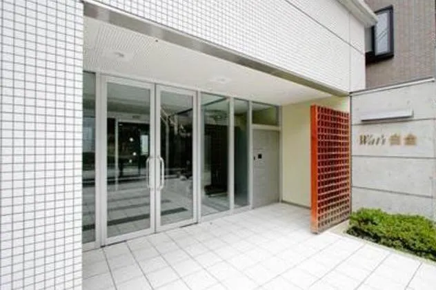 Wat's Shirokane - Exterior - Building entrance