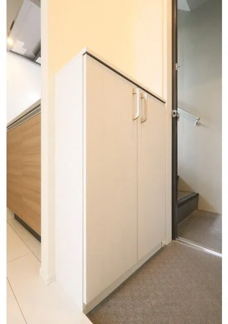 Option Sakashita - Interior - ["Wood", "Flooring", "Floor"]
