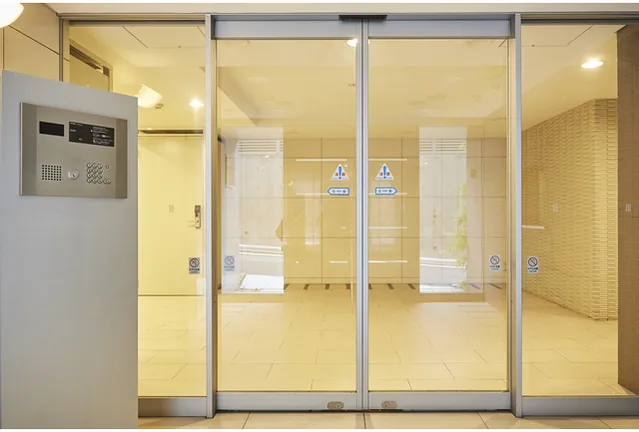 BPR Residence Nishiwaseda - Exterior - ["Door", "Vehicle door", "Glass"]