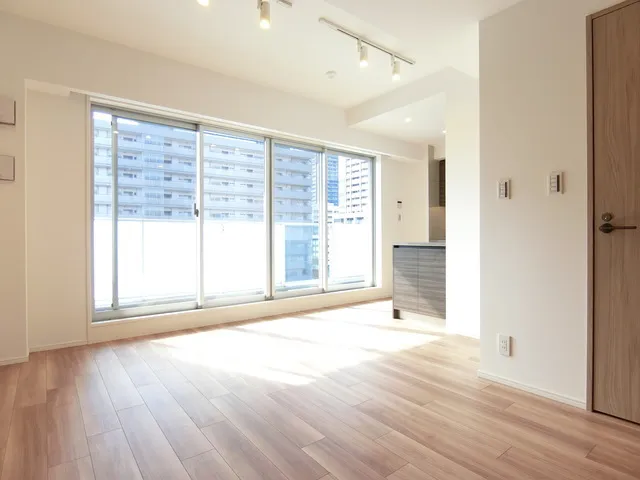 The Park Habio Tsukishima Front - Interior - ["Window", "Fixture", "Building"]