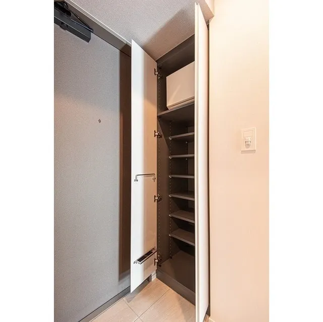 Milia Residence Kuramae - Interior - ["Furniture", "Building", "Door"]