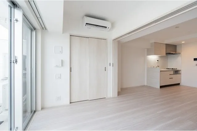 Comforia Takenotsuka East - Interior - ["Apartment", "Flooring", "Floor"]