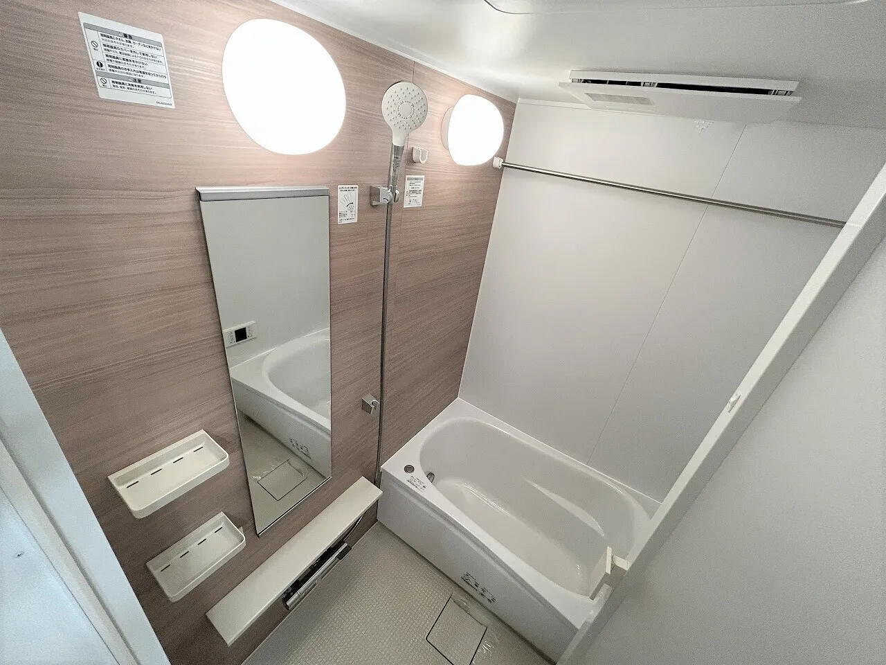 Blanchiesta Kiba - Interior - ["Bathroom", "Plumbing fixture", "Flooring"]
