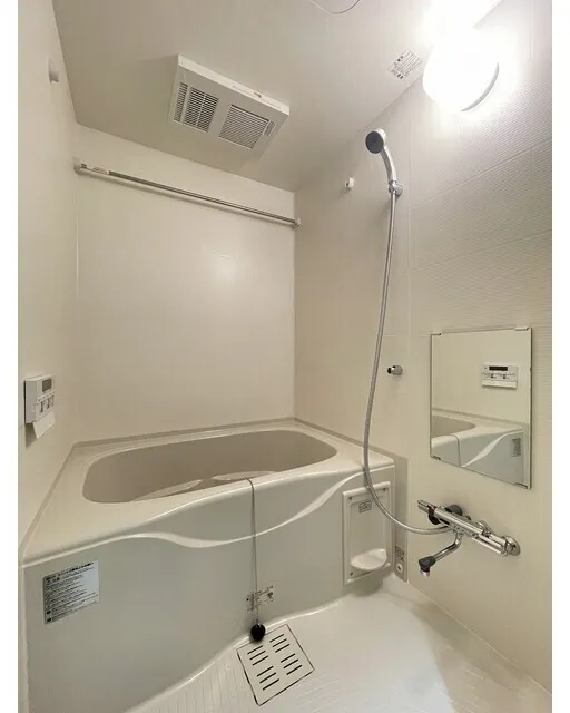 Alpha Court Kasai - Interior - ["Plumbing fixture", "Flooring", "Floor"]