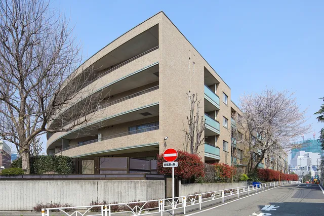 MFPR Court Daikanyama - Exterior - ["Sky", "Building", "Plant"]