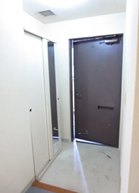 Hongo Ikizaka Heights - Interior - ["Door", "Fixture", "Handle"]