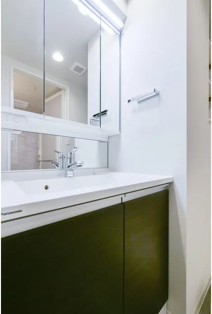 TK Flats Shibuya - Interior - ["Flooring", "Interior design", "Bathroom cabinet"]