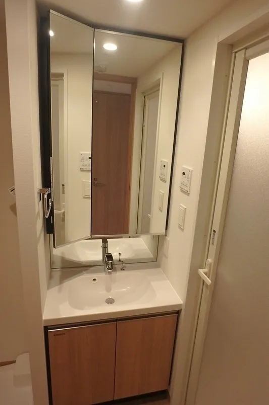 CAVANA Kinshicho - Interior - ["Bathroom Sink", "Flooring", "Interior design"]