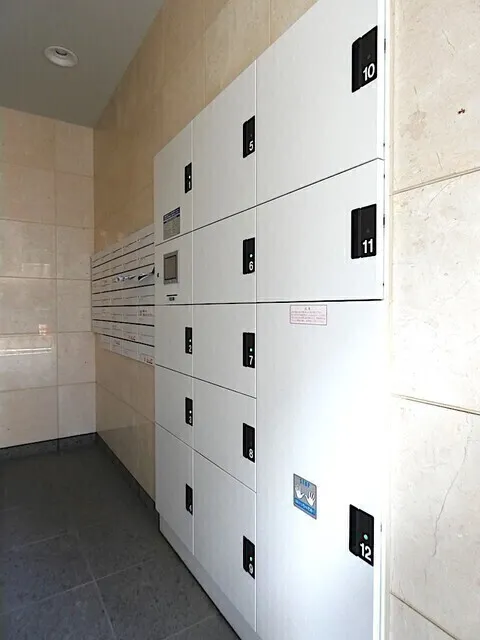 Gran Casa Itabashi East - Other - ["Locker", "Tile", "Tile Flooring"]