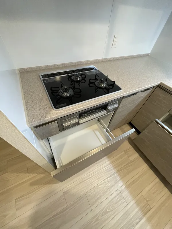 Fine Residence Kyoto Gojo-Dori - Interior - ["Flooring", "Floor", "Major appliance"]