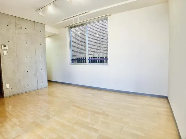 Blanche Kanamecho - Interior - ["Flooring", "Wall", "Floor"]