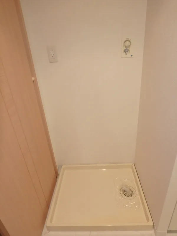 Esty Maison Toyosu Residence - Interior - ["Wall", "Wood", "Ceiling"]