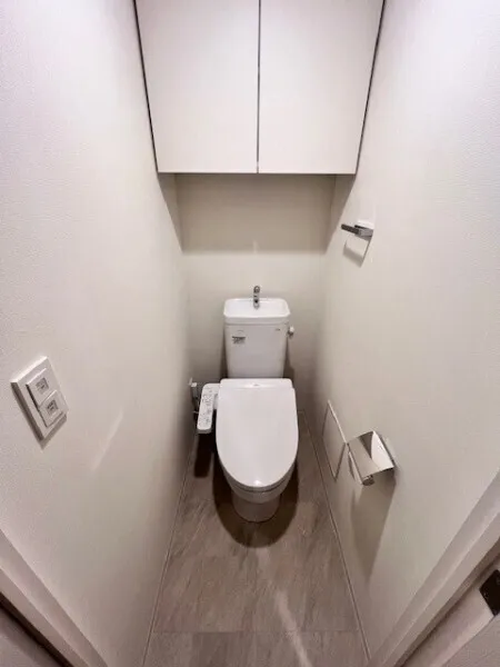 Brillia Ist Oimachi - Interior - ["Toilet seat", "Toilet", "Plumbing fixture"]
