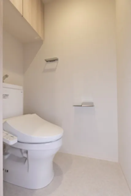 LEGASIS Nakameguro - Interior - ["Building", "Toilet seat", "Toilet"]