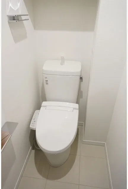 Shell Shinagawa Togoshi - Interior - ["Toilet seat", "Toilet", "Plumbing fixture"]