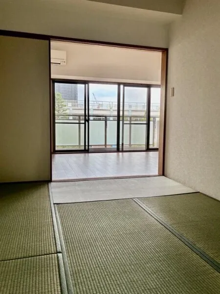 Calm Akabane - Interior - ["Flooring", "Floor", "Wood"]