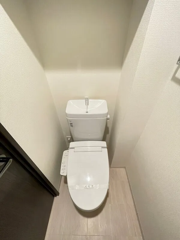 Residia Nakameguro Ⅲ - Interior - ["Toilet seat", "Toilet", "Flooring"]