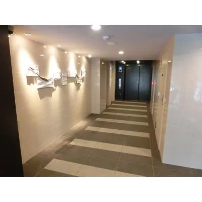 Park Axis Kodenmacho - Exterior - Elevator