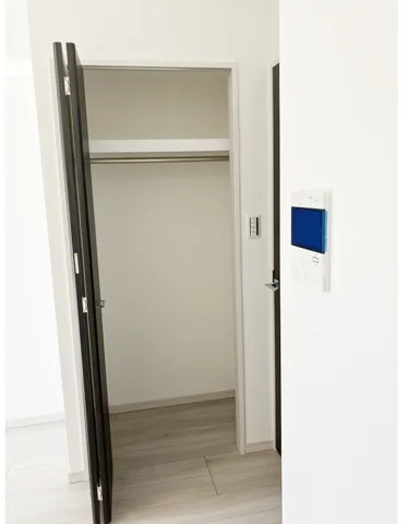 Valescia Ueno NorthCity II - Interior - []