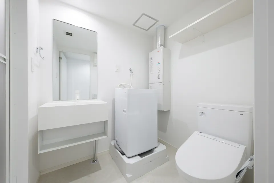 Hmlet Yoyogi Uehara - Interior - ["Flooring", "Floor", "Plumbing fixture"]