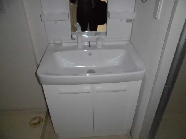 Trinity Shibaura - Interior - ["Bathroom Sink", "Plumbing fixture", "Sink"]
