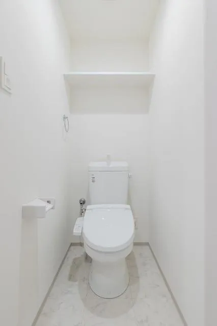 ORSUS Minowa - Interior - ["Toilet seat", "Toilet", "Bathroom"]