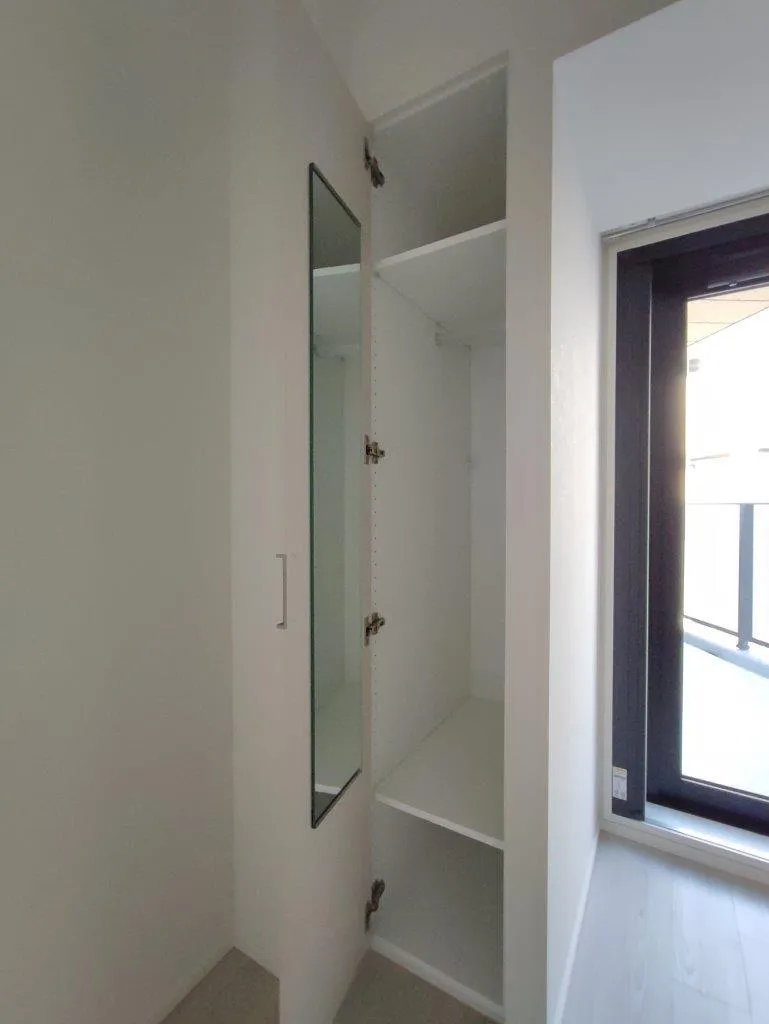 Cross Residence Takadanobaba - Interior - ["Building", "Fixture", "House"]