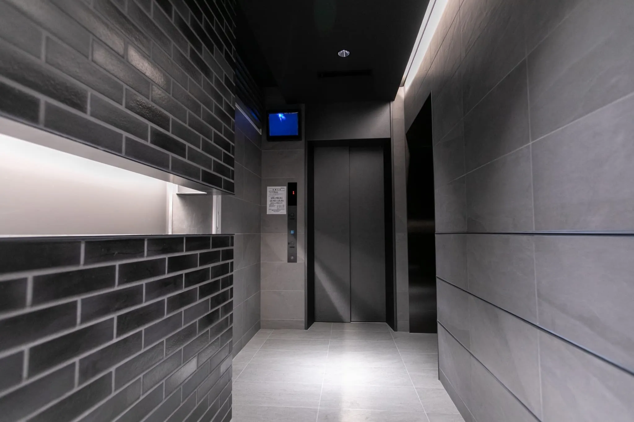 Hmlet Temma doshin - Exterior - ["Ceiling", "Flooring", "Floor"]