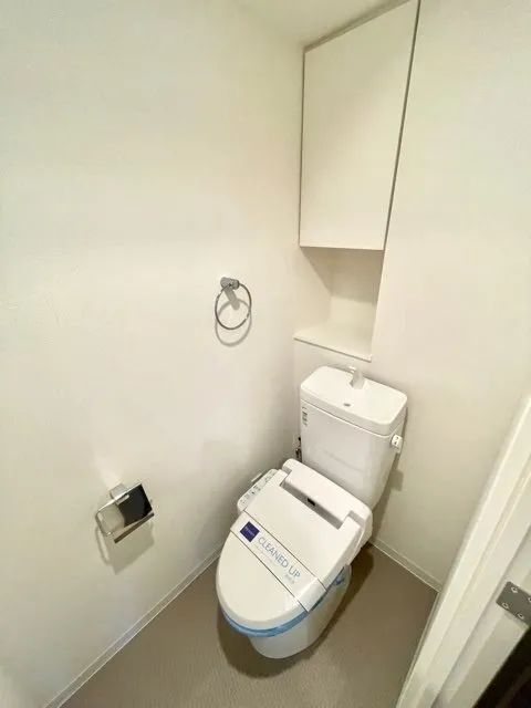 Residia Omori II - Interior - ["Plumbing fixture", "Toilet seat", "Bathroom"]