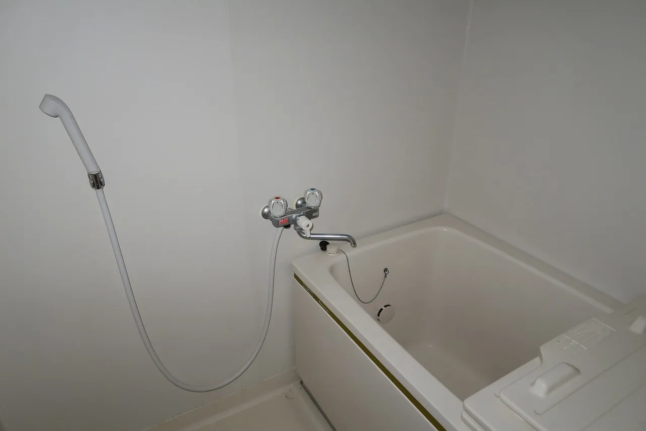 Trinity Shibaura - Interior - ["Bathtub", "Plumbing fixture", "Bathroom"]