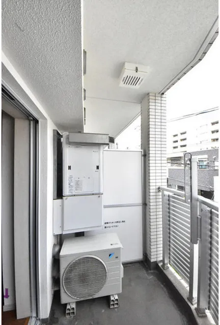 King House Sugamo - Interior - ["Composite material", "Ceiling", "Grey"]