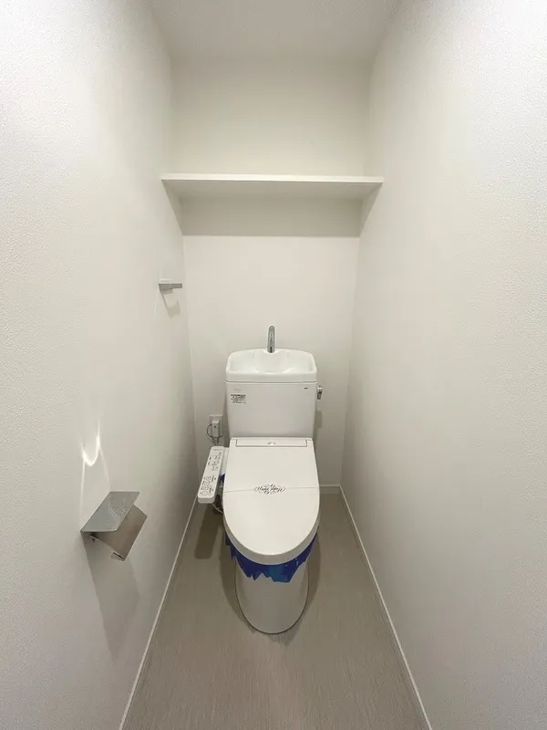 Ayase Platinum Building - Interior - ["Toilet seat", "Plumbing fixture", "Toilet"]