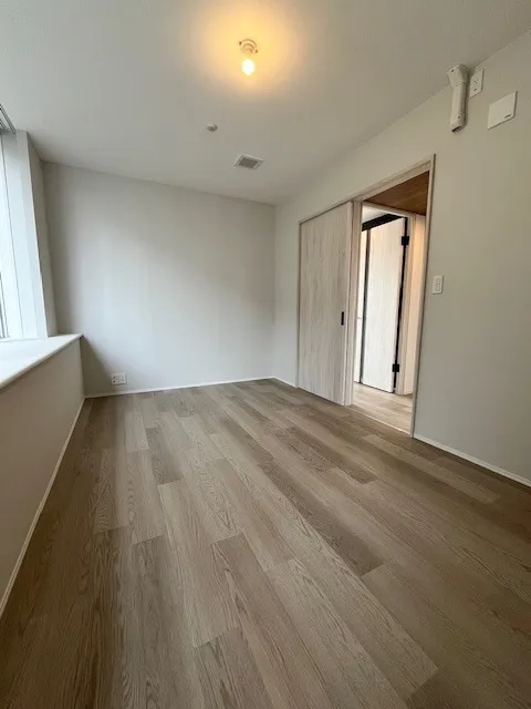 Residia Tower Kamiikebukuro (Tower Building) - Interior - ["Wood flooring", "Flooring", "Floor"]