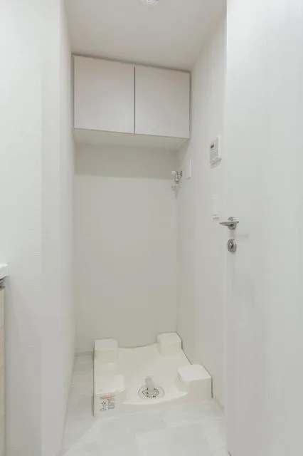 Ipse Kagurazaka - Interior - ["Building", "Fixture", "Wood"]