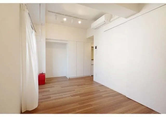Zinnia Fudomae - Interior - ["Building", "Fixture", "Wood"]