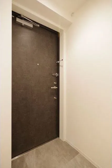 Zinnia Fudomae - Interior - ["Door", "Fixture", "Wood"]