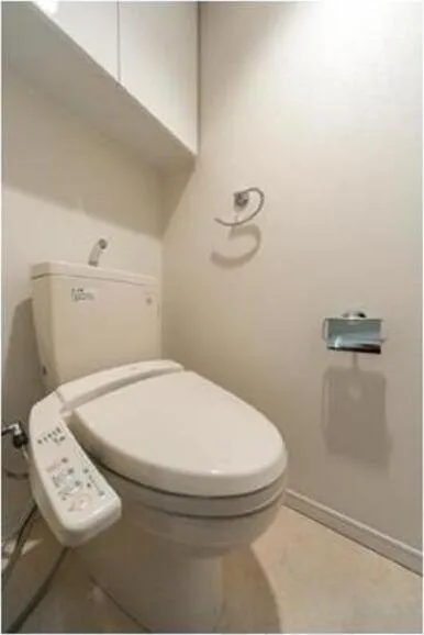 Court Luxuria Kyobashi - Interior - ["Toilet seat", "Plumbing fixture", "Toilet"]