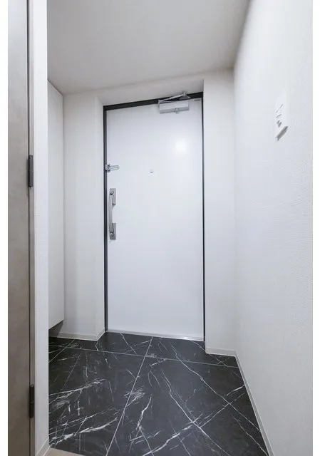 Well Square Yawata-Yama - Interior - ["Flooring", "Floor", "Door"]