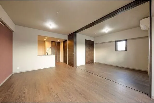 Delux Tabata - Interior - ["Property", "Fixture", "Wood"]