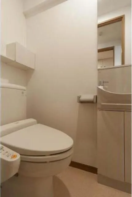 SUN Ebisu - Interior - ["Property", "Toilet seat", "Toilet"]