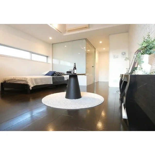 Ipse Gakugei Daigaku - Interior - ["Furniture", "Plant", "Wood"]