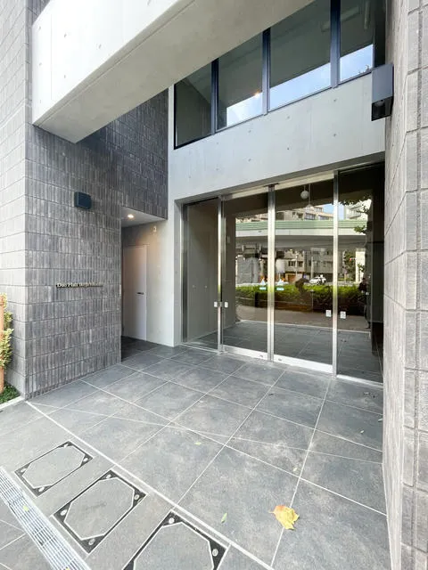 Duo Flatz Ikejiri Ohashi - Exterior - ["Concrete", "Tile", "Brutalist architecture"]